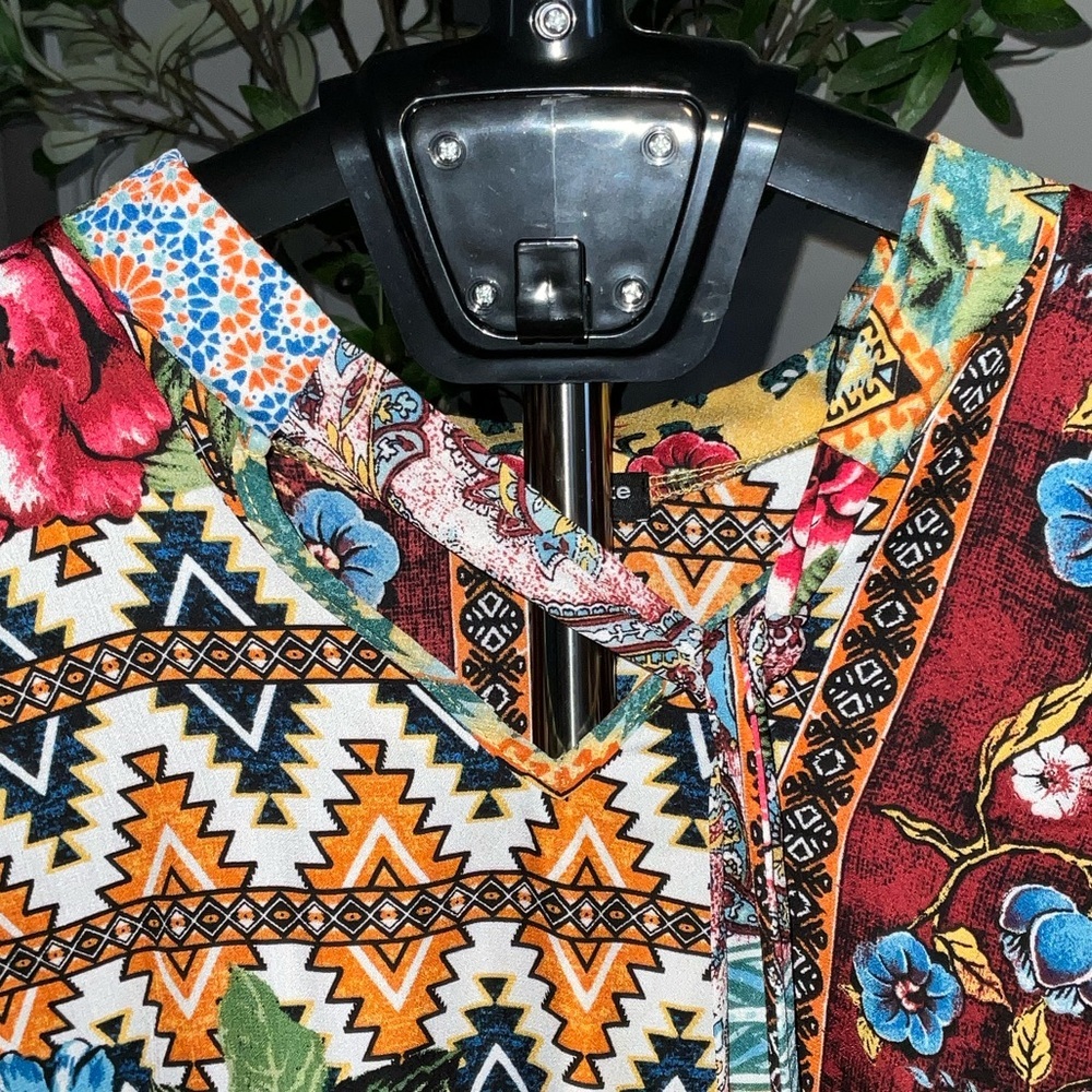 Cha Cha Vente Multicolor Floral Tunic - Picture 2 of 4